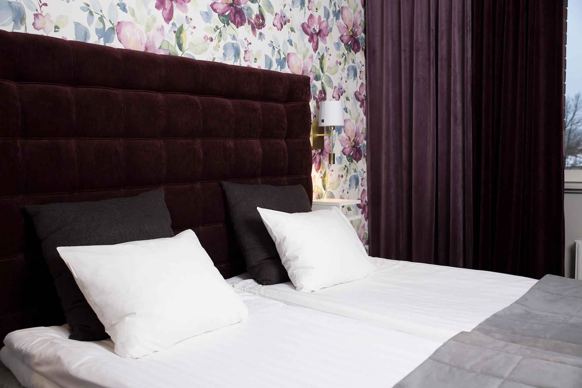 Quality Hotel Galaxen Borlange Bagian luar foto